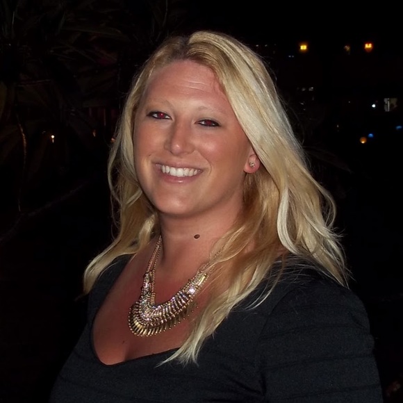Meet your Posher, Whitney - Picture 1 of 1
